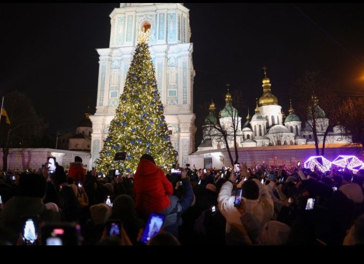 Breaking News: Ukraine picks new Christmas date in break with Russian tradition