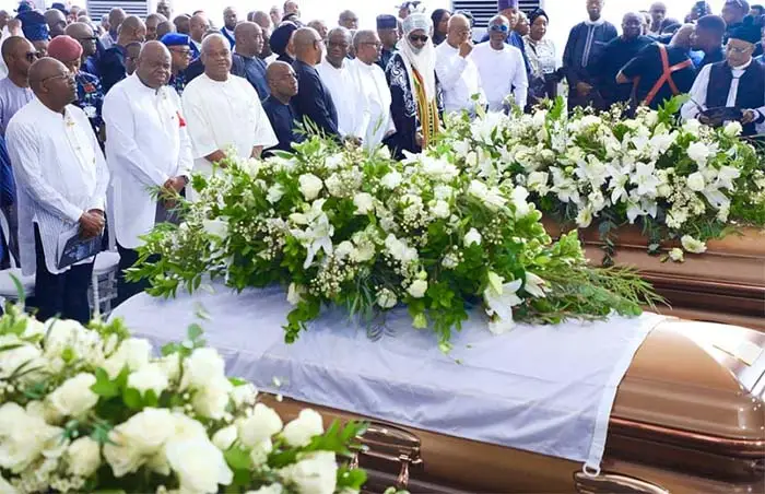 Late Access Bank CEO, Wigwe, wife, son buried amidst tears  … Wigwe’s father, Pastor Shyngle didn’t slump’
